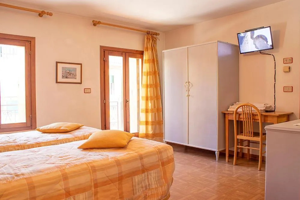 Albergo Alla Posta B&B Roana 0*,  Italy
