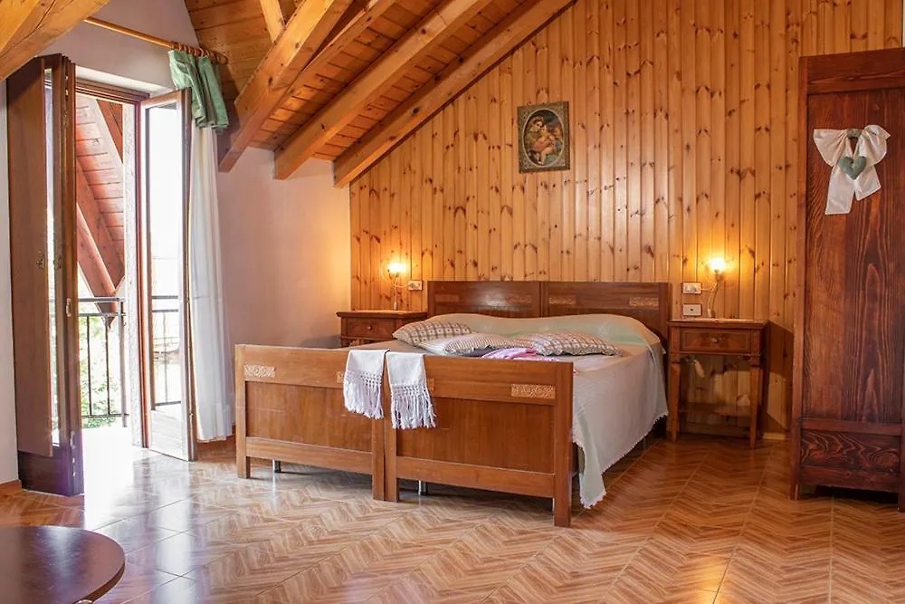 Albergo Alla Posta B&B ロアーナ